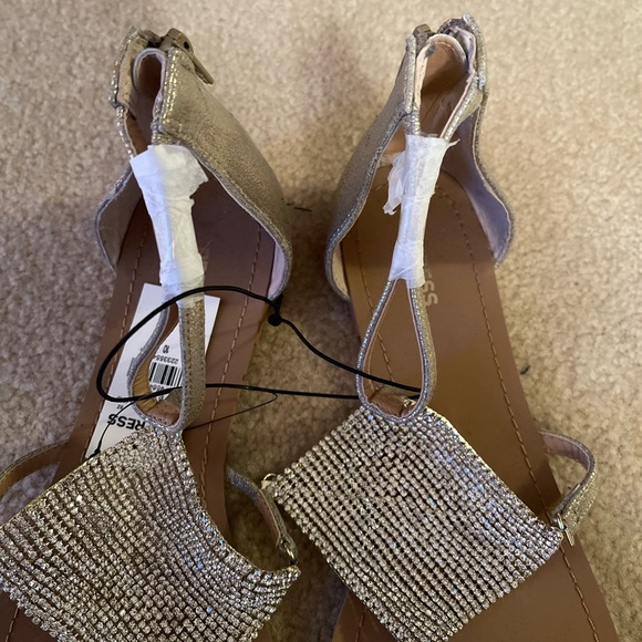 Express Sandals - Picture 3 of 5